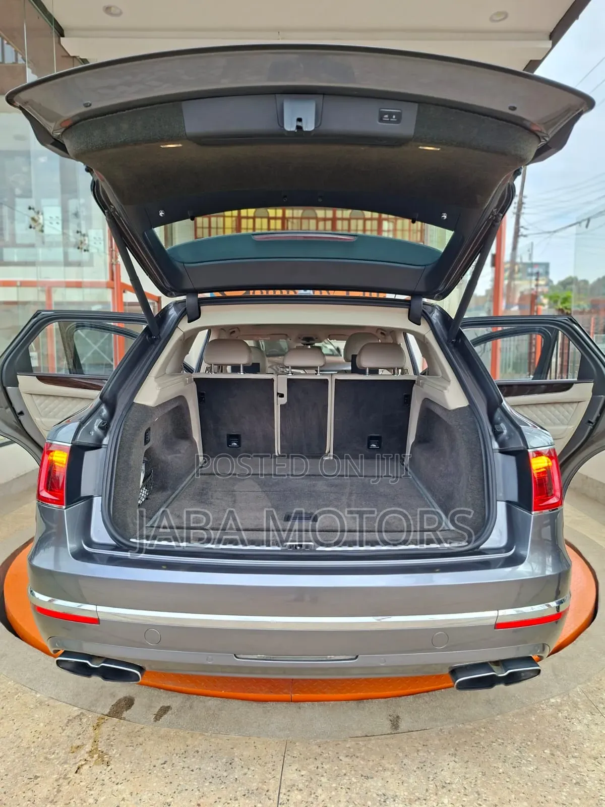 Bentley Bentayga 2018 Gray