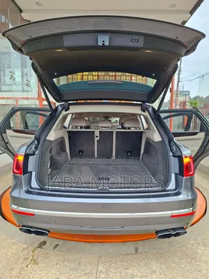 Bentley Bentayga 2018 Gray