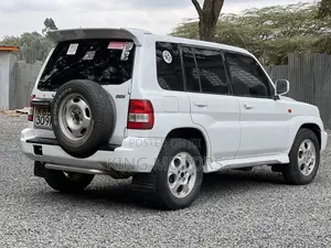 Mitsubishi Pajero IO 2000 White