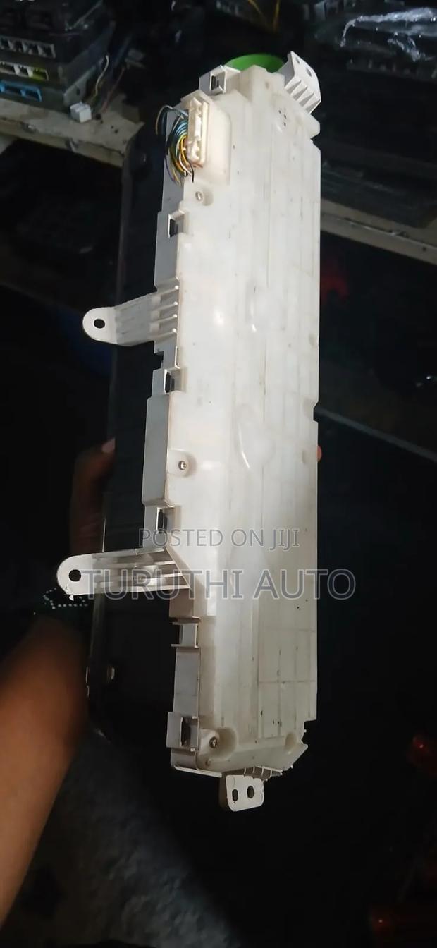 Dashboard Clock for Toyota Voxy Zr/Noah - thumbnail 2