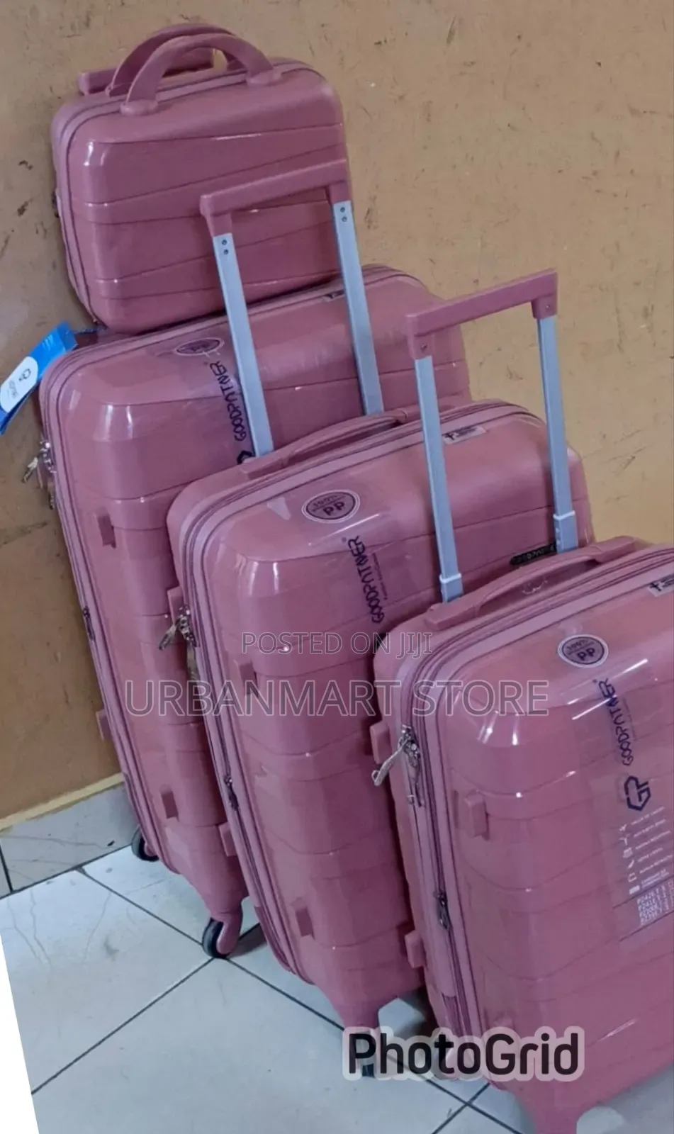 4 in 1 Luxurious Unbreakable Suitcase Set – 4 PCS