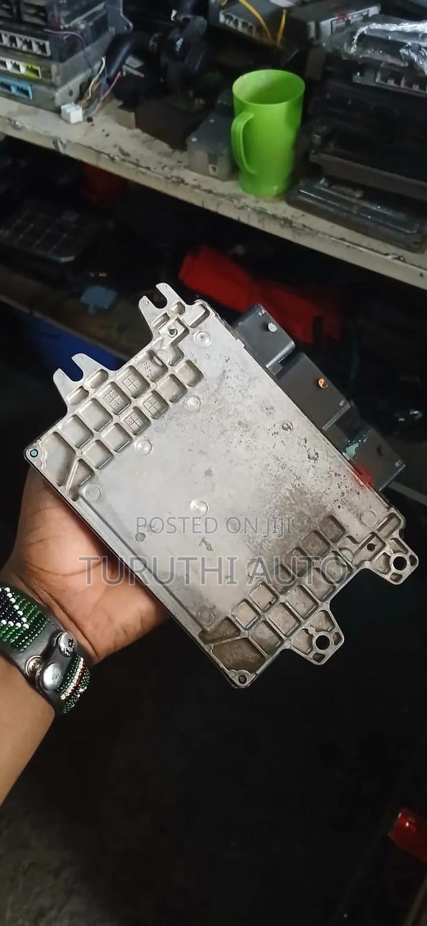 Nissan Dualis Engine Computer Unit - thumbnail 2