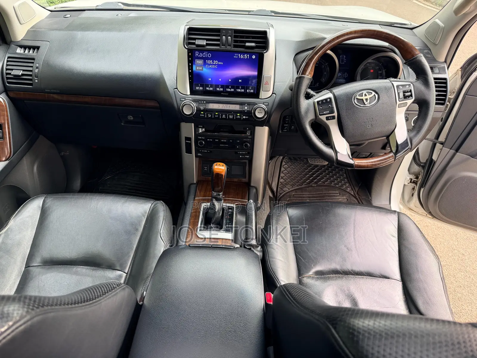 Toyota Land Cruiser Prado 4.0 Petrol TZ-G 2012 White