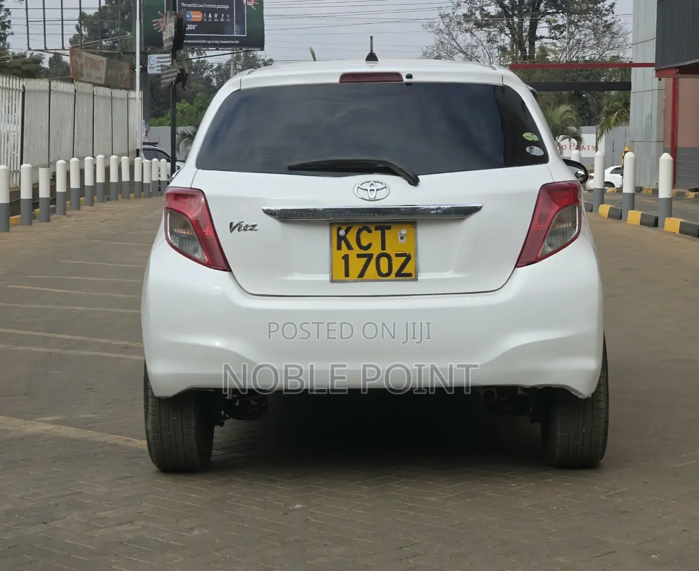 Toyota Vitz 2012 White