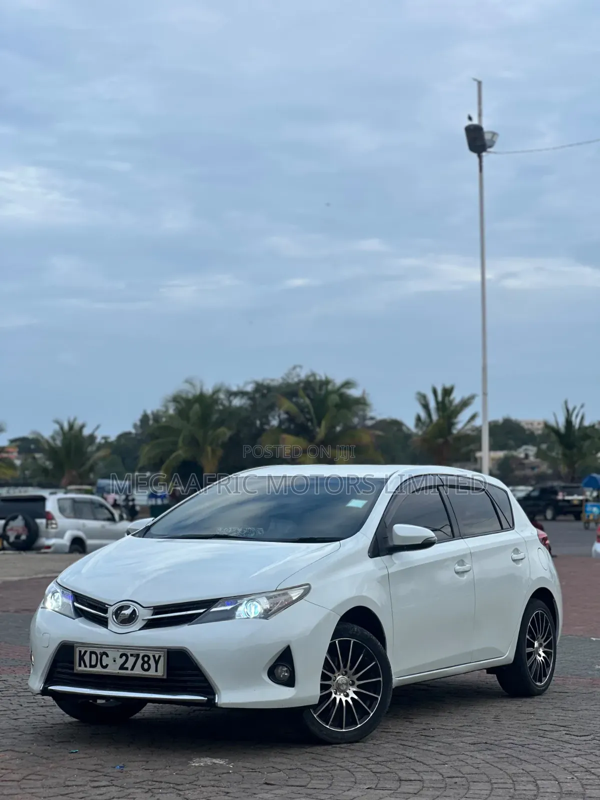 Toyota Auris 2013 White