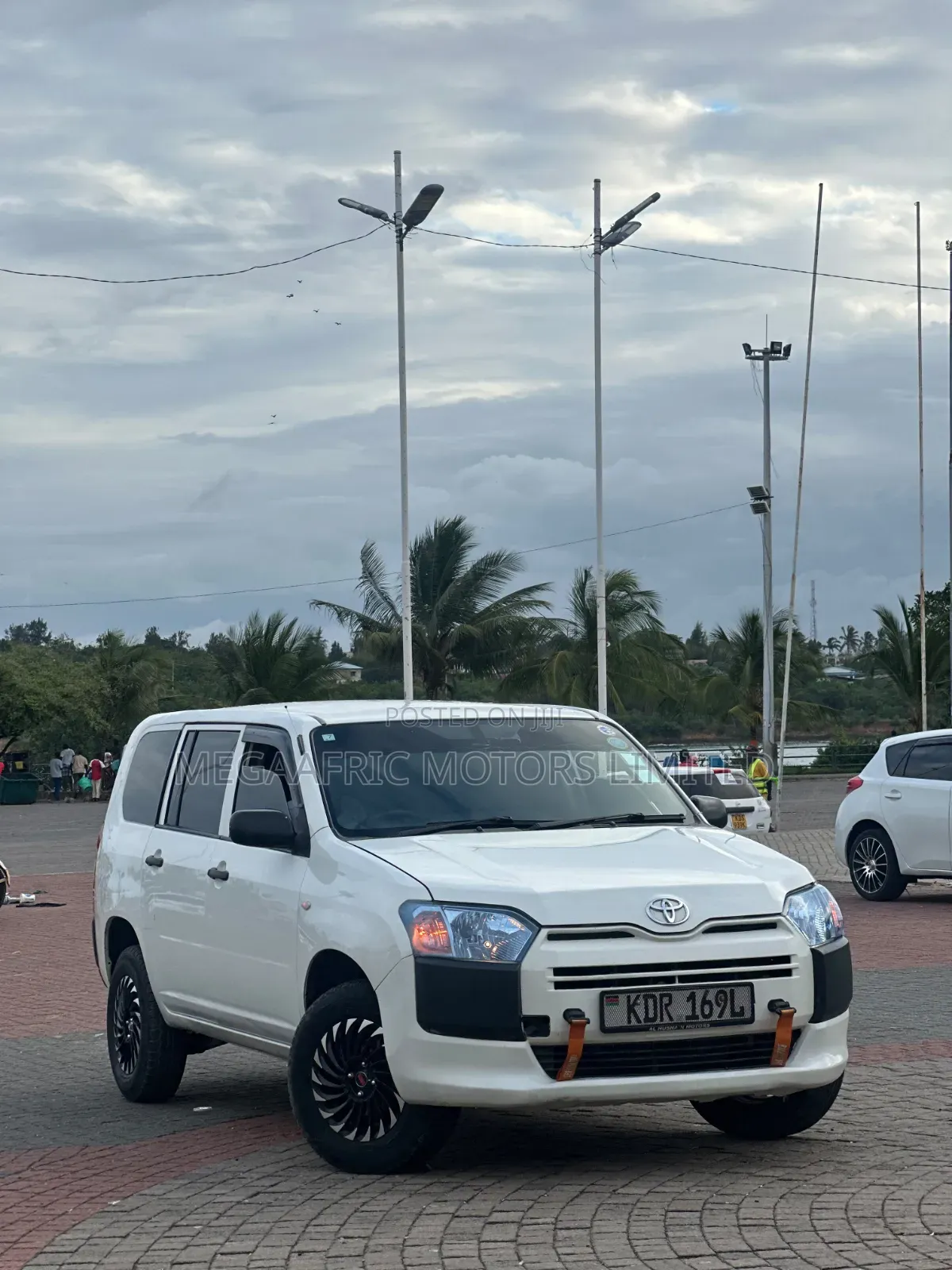 Toyota Probox 1.5 DX 2WD 2017 White