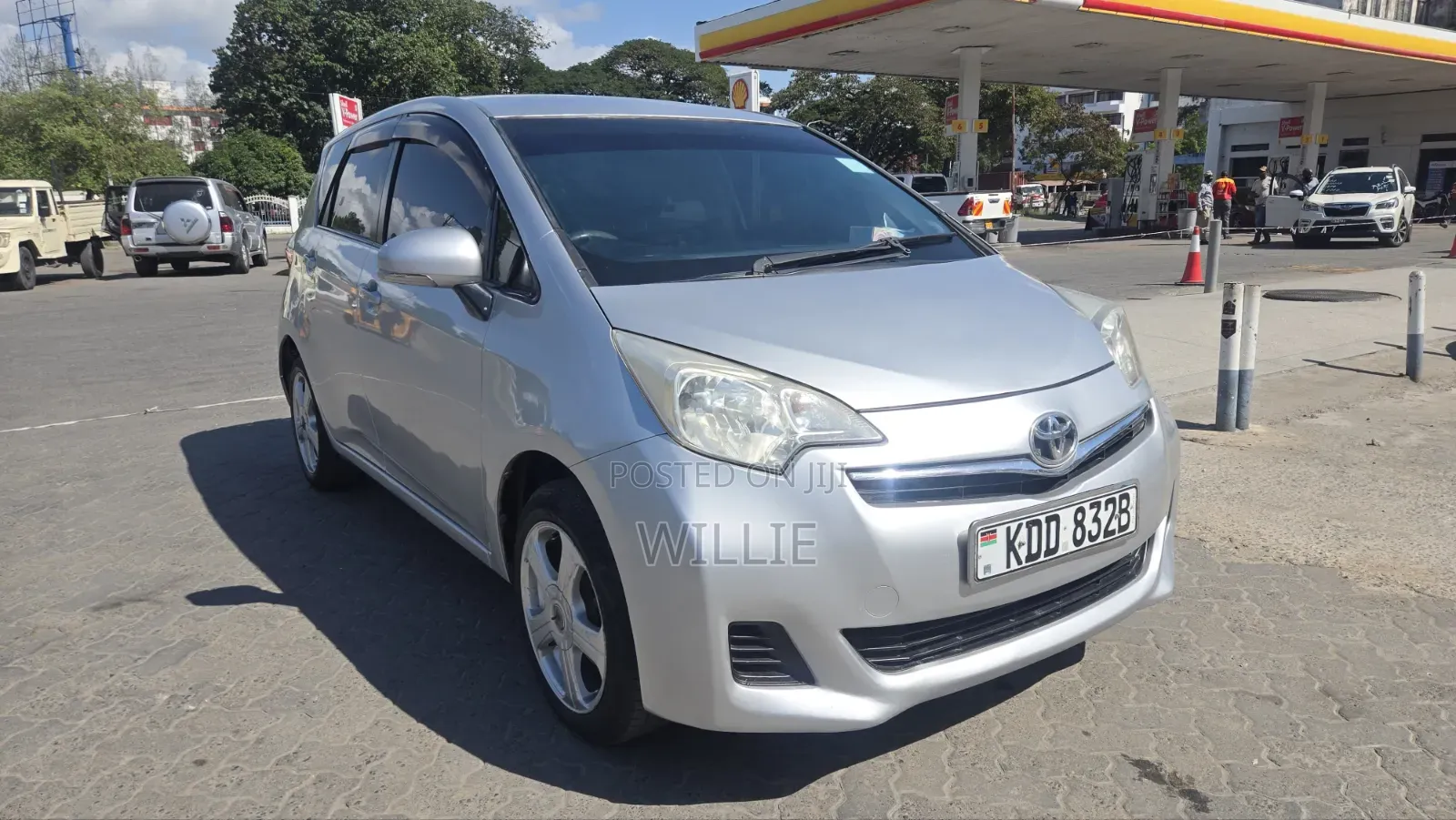 Toyota Ractis 2014 Silver