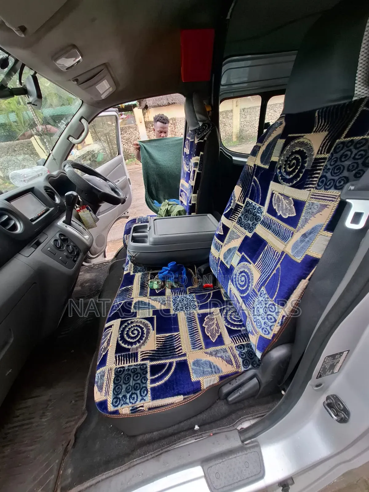 Nissan Caravan (Urvan) 2018 Silver