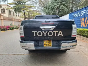 Toyota Hilux Revo Double Cab Deisel 2.4 RWD 2018 Black