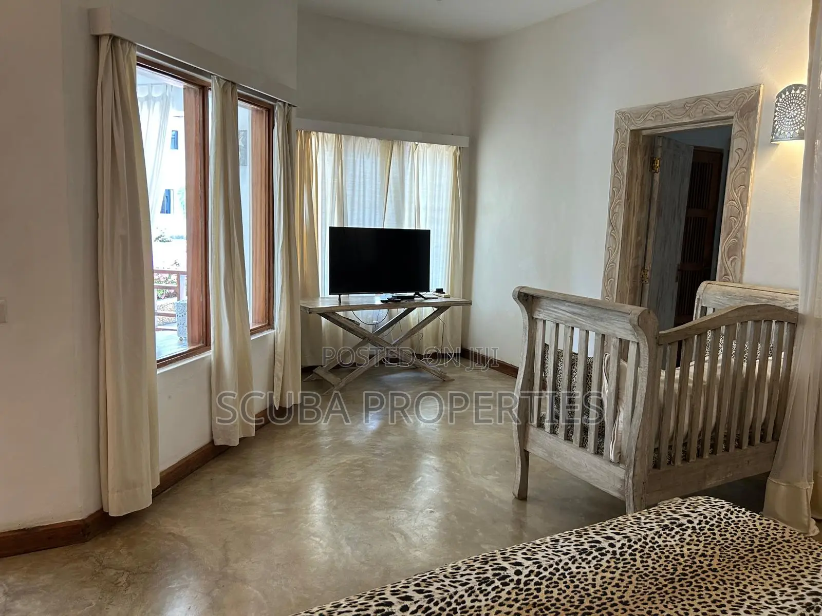 Furnished 2bdrm Apartment in Town Centre for sale