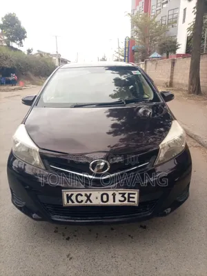 Toyota Vitz 1.3 FWD 3dr 2013 Purple