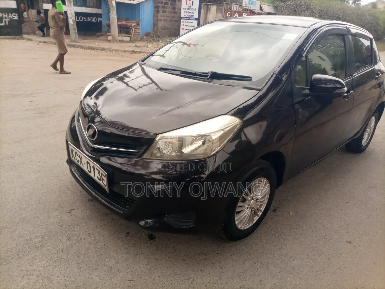 Toyota Vitz 1.3 FWD 3dr 2013 Purple