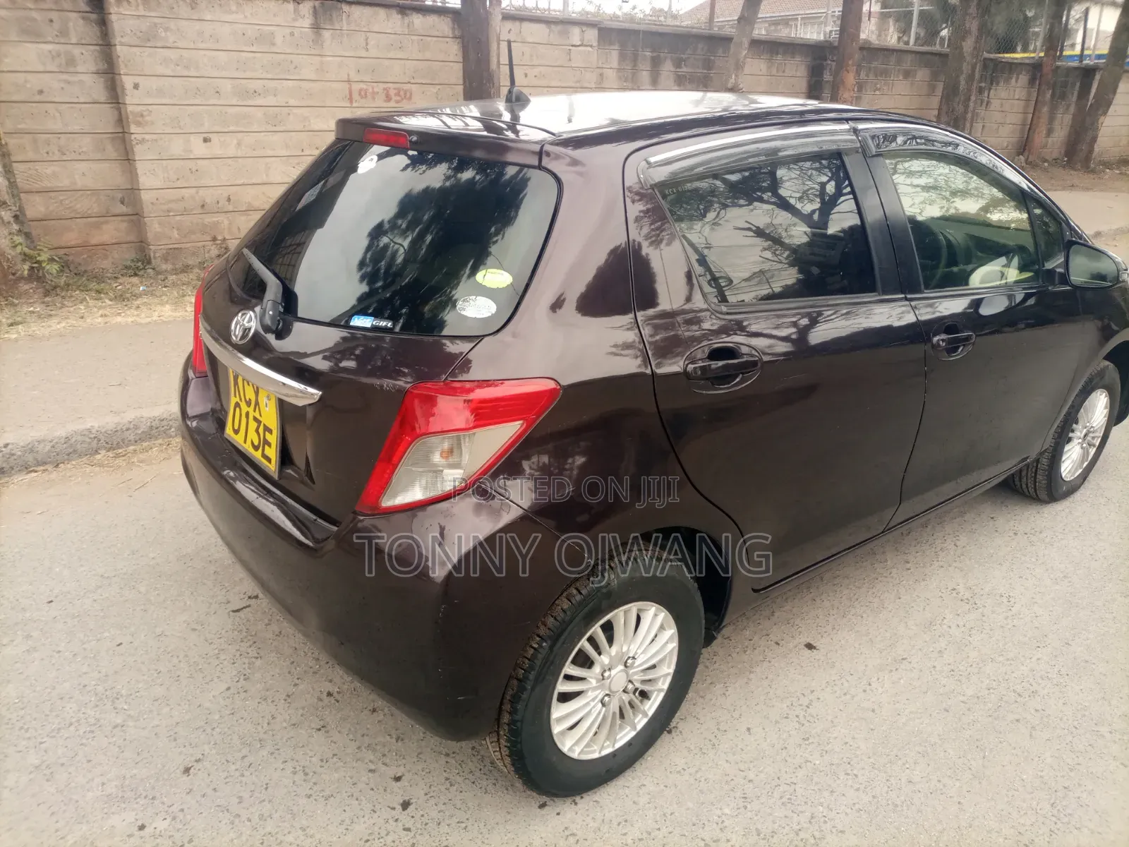 Toyota Vitz 1.3 FWD 3dr 2013 Purple