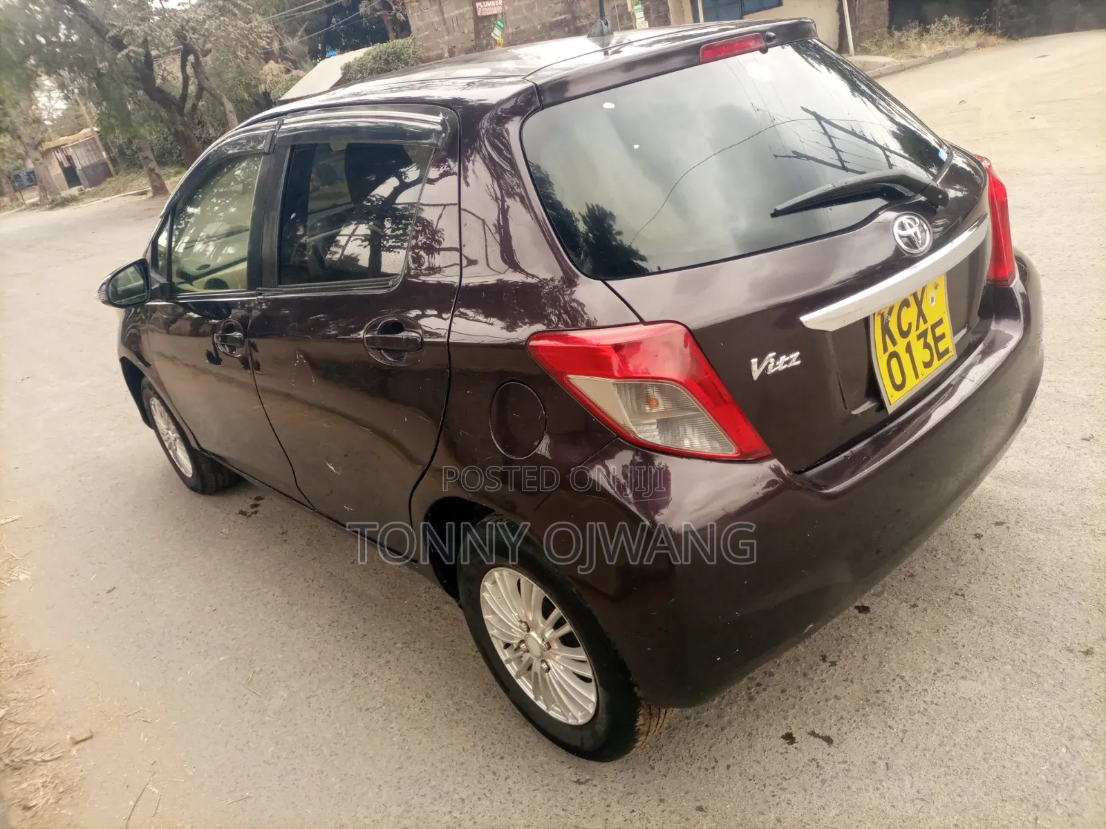 Toyota Vitz 1.3 FWD 3dr 2013 Purple