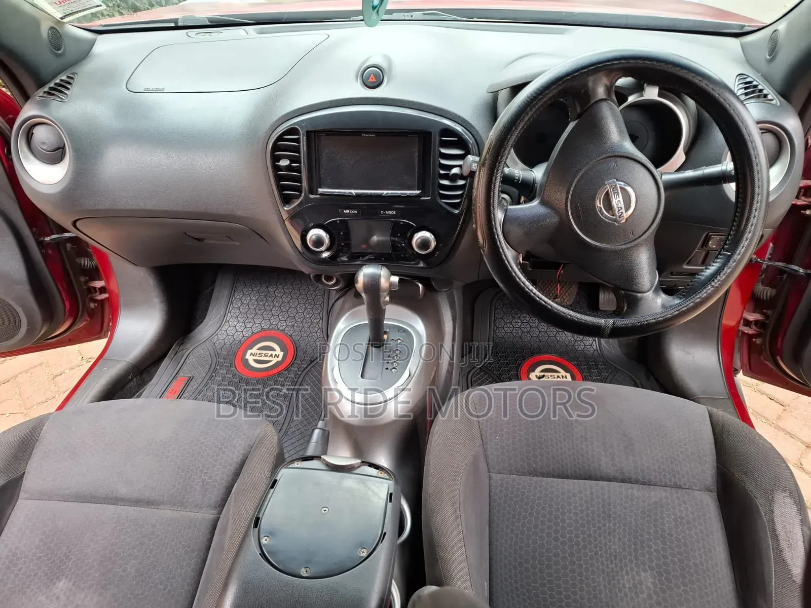 Nissan Juke 2011 Red