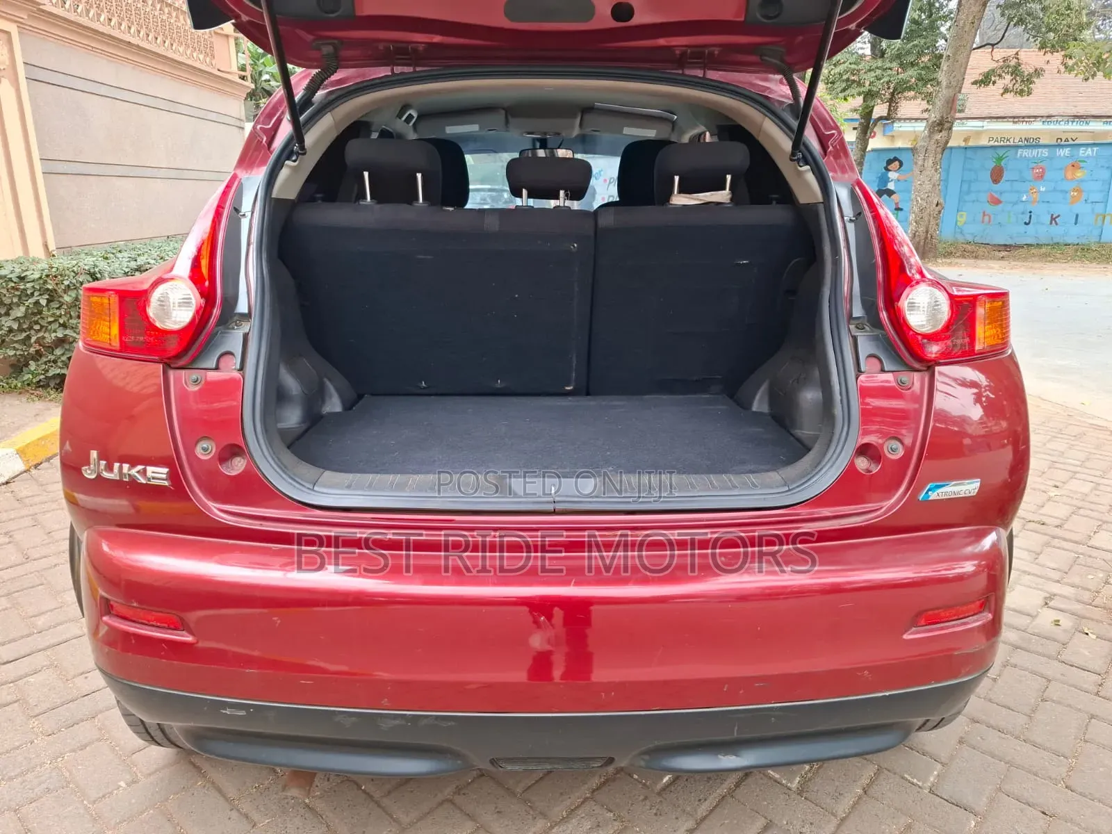 Nissan Juke 2011 Red