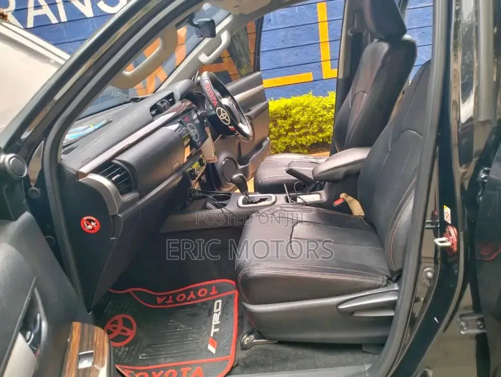 Toyota Hilux 2019 Black