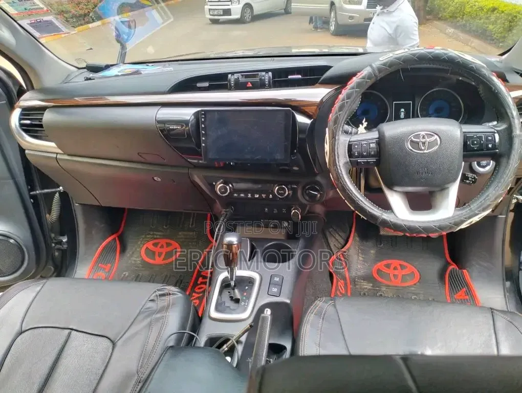 Toyota Hilux 2019 Black