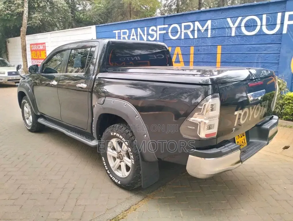 Toyota Hilux 2019 Black
