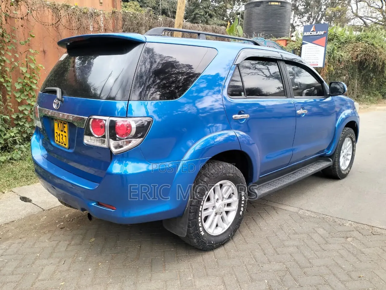 Toyota Fortuner 2015 Blue