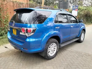 Toyota Fortuner 2015 Blue