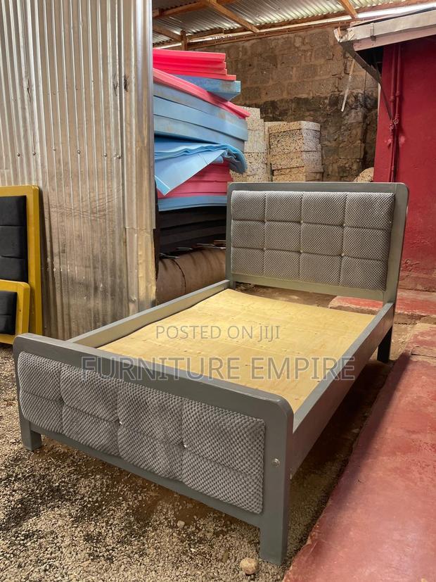 4x6 Mocket Upholstered Bed
