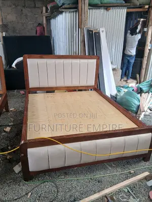5x6 Mocket Upholstered Wooden Bed