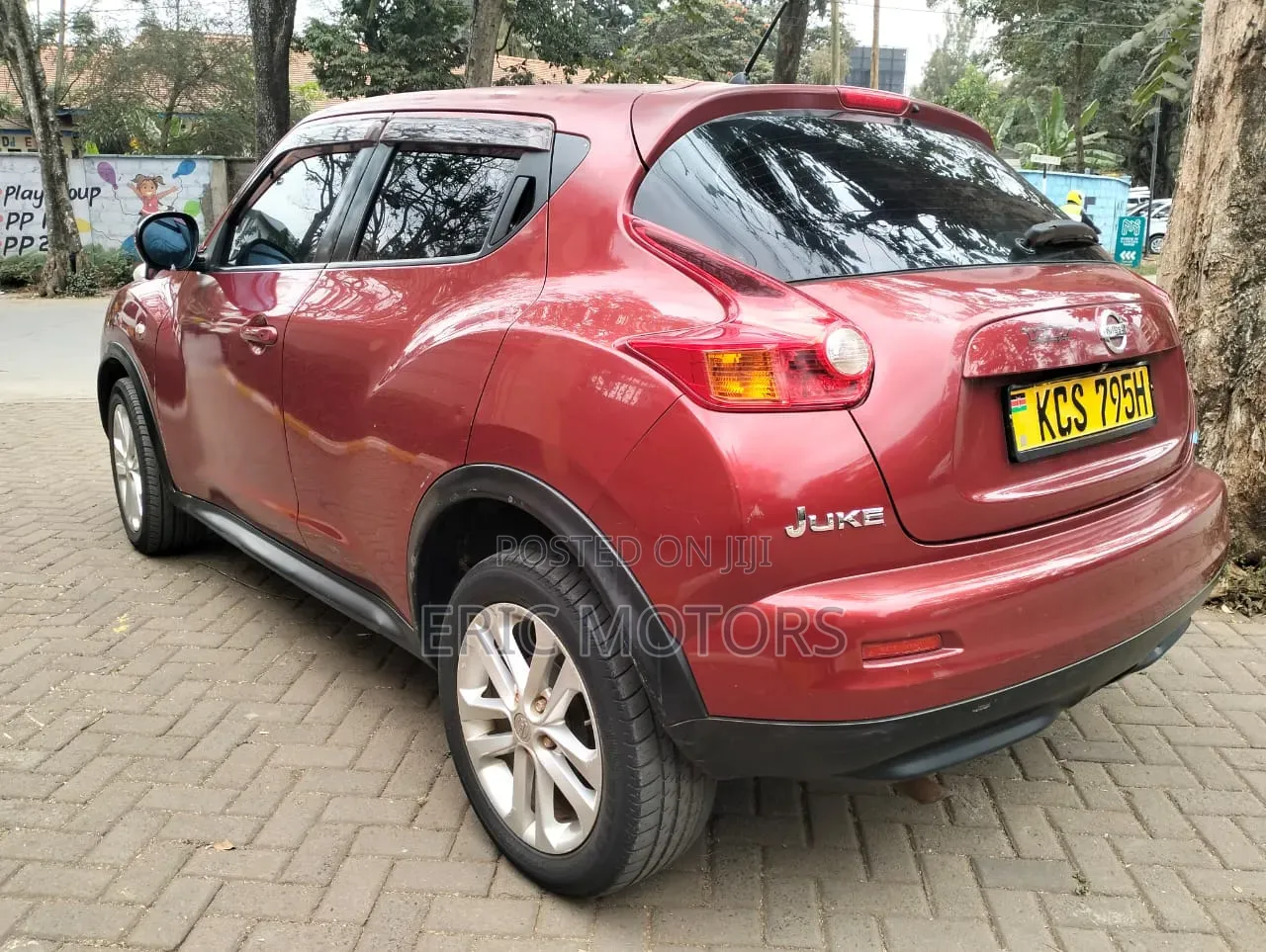 Nissan Juke 2011 Red