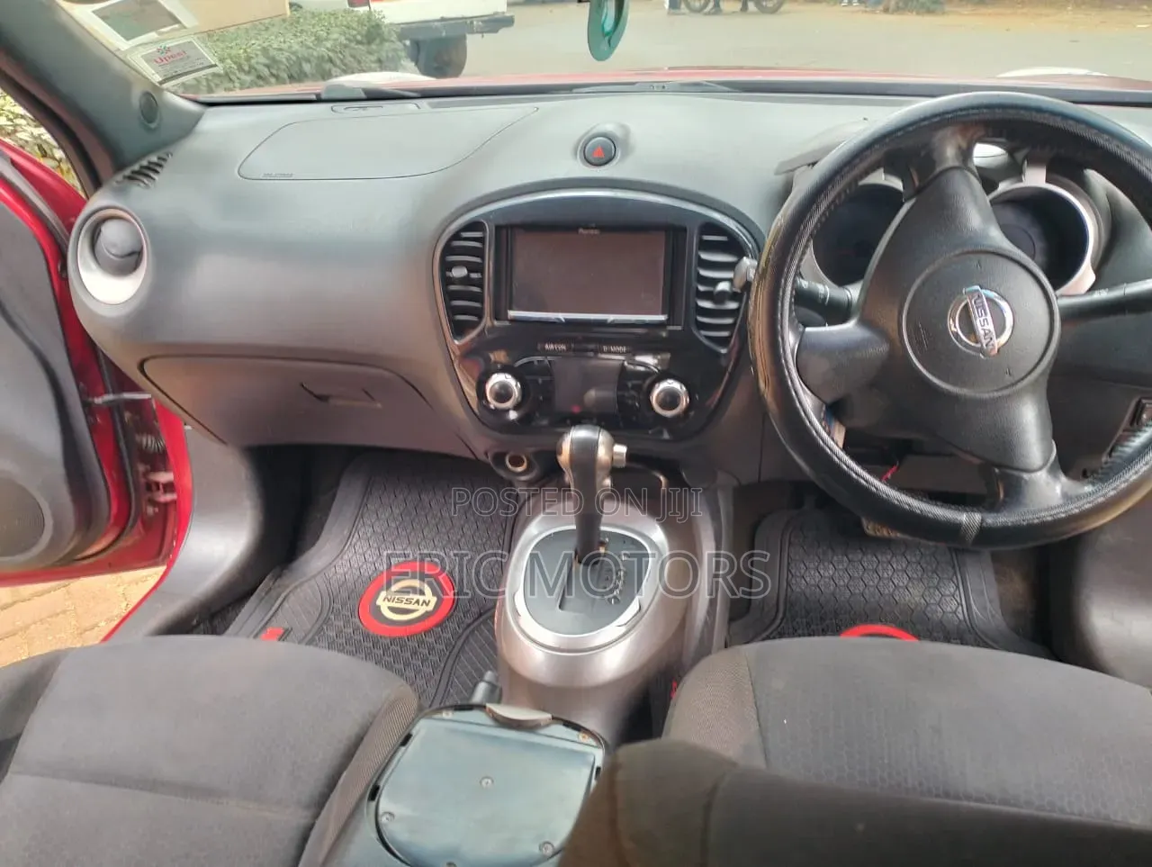 Nissan Juke 2011 Red