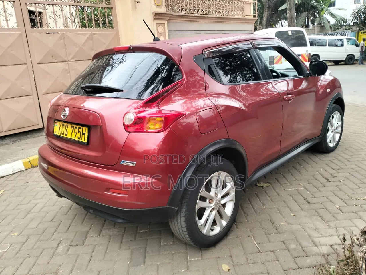 Nissan Juke 2011 Red