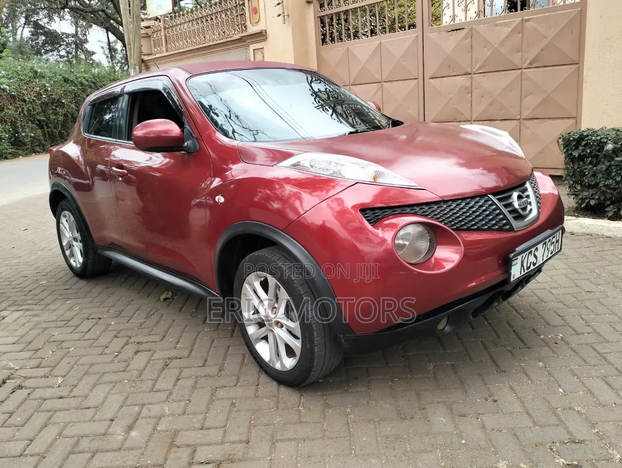 Nissan Juke 2011 Red