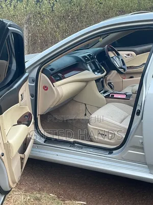 Toyota Crown 2011 Gray