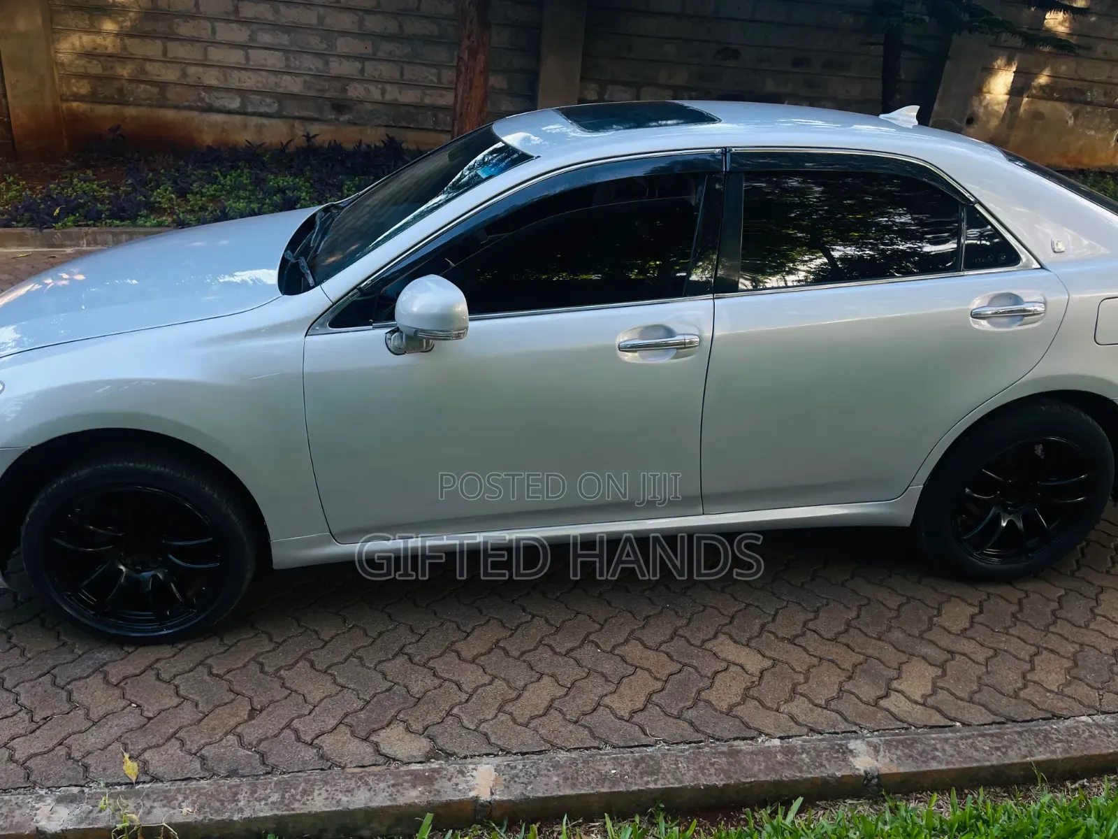 Toyota Crown 2011 Gray