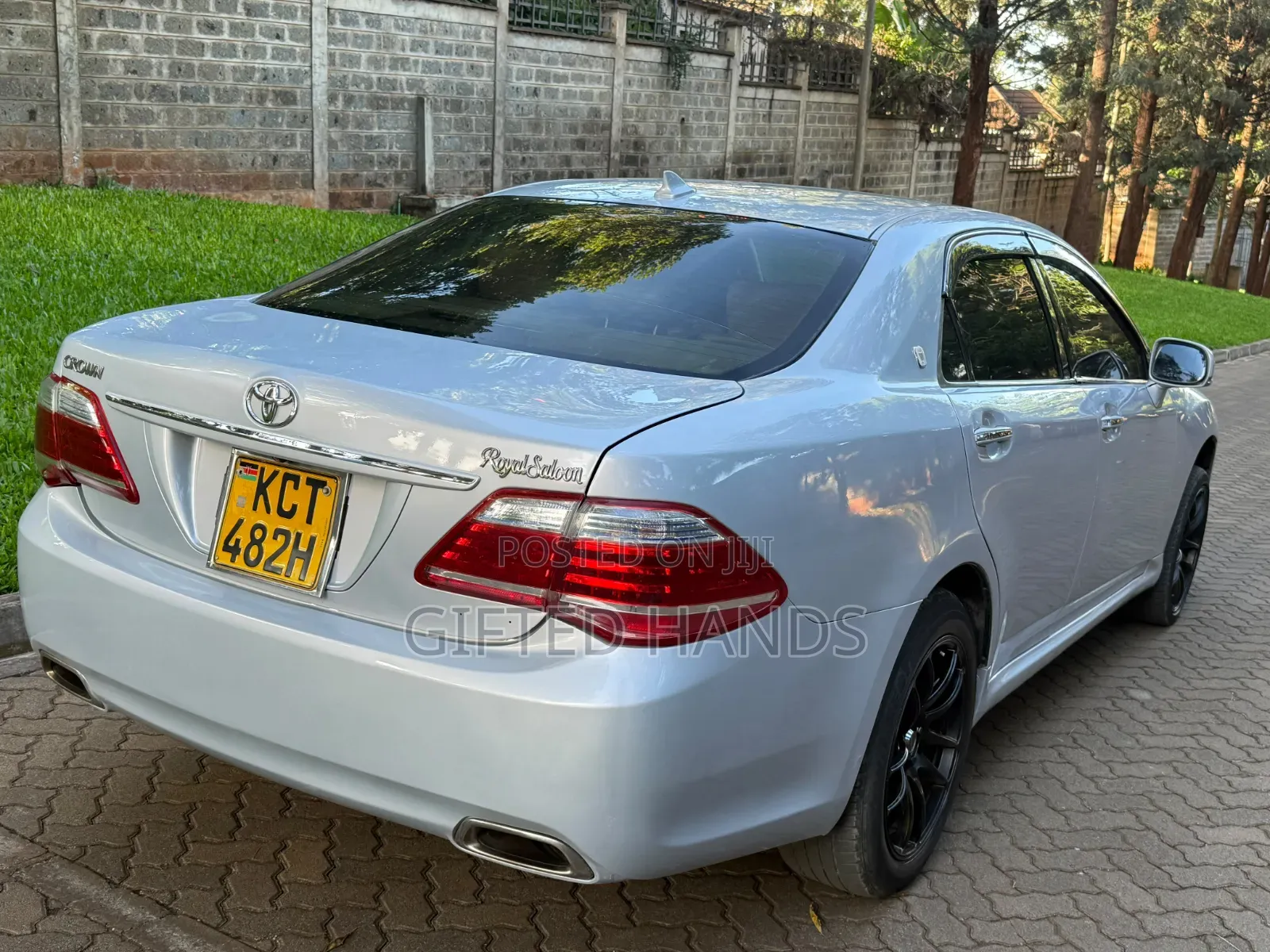 Toyota Crown 2011 Gray