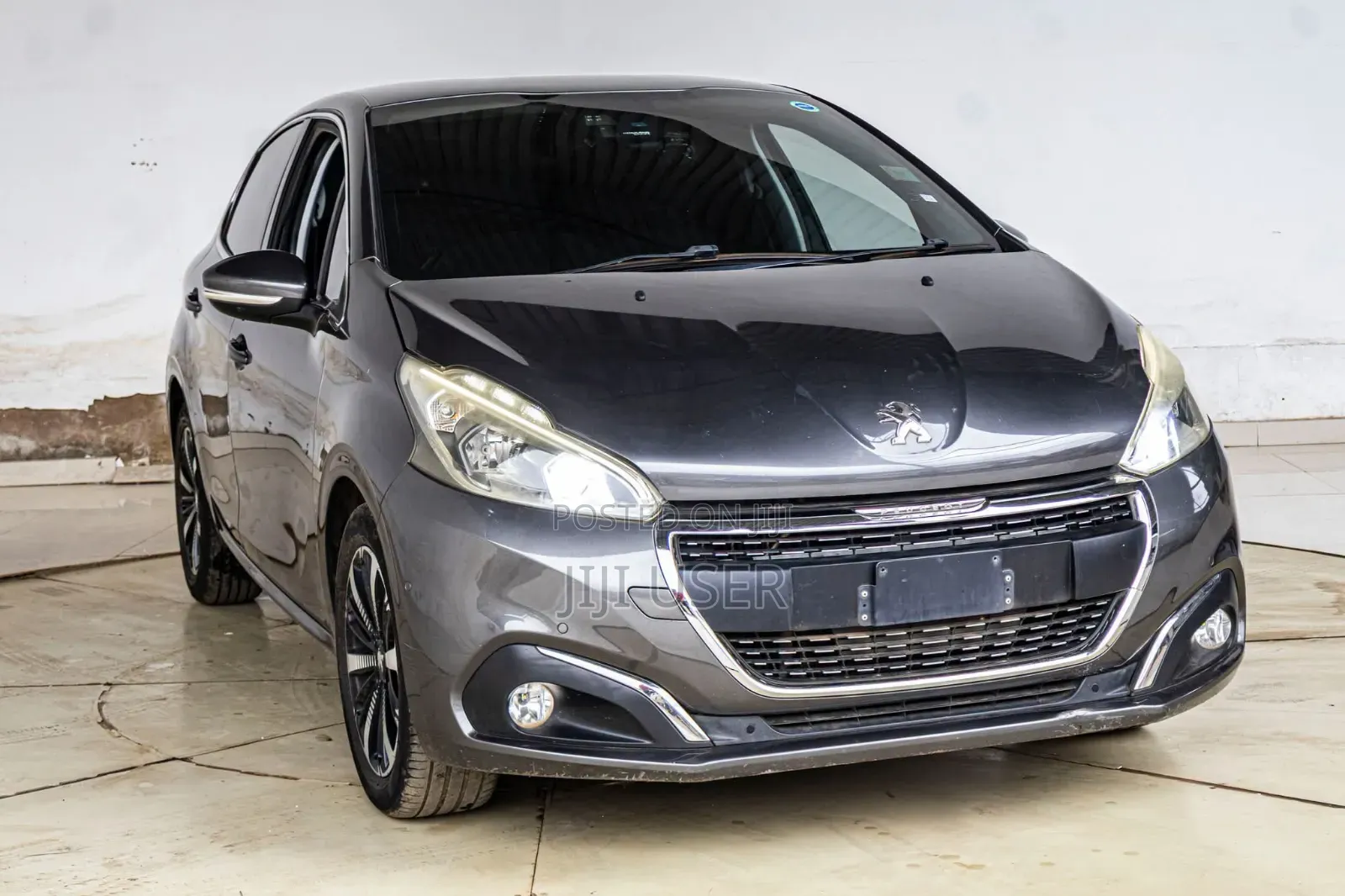 Peugeot 208 2018 Gray