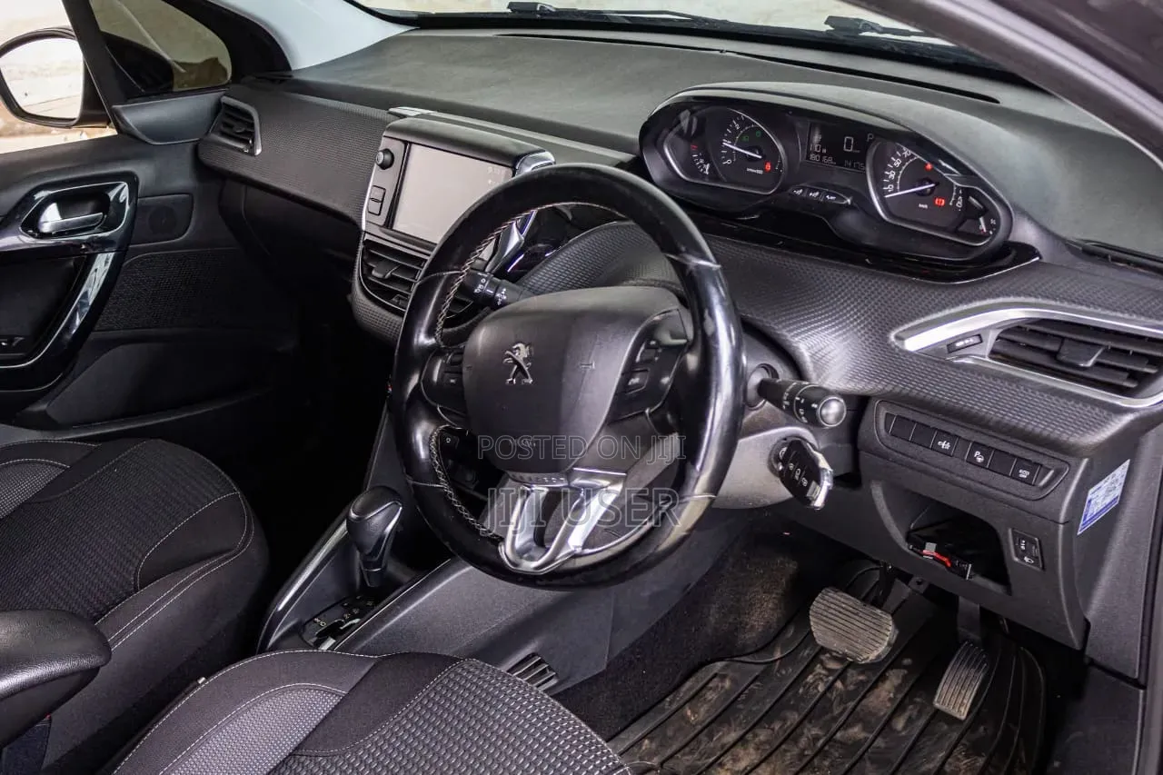 Peugeot 208 2018 Gray