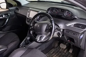 Peugeot 208 2018 Gray