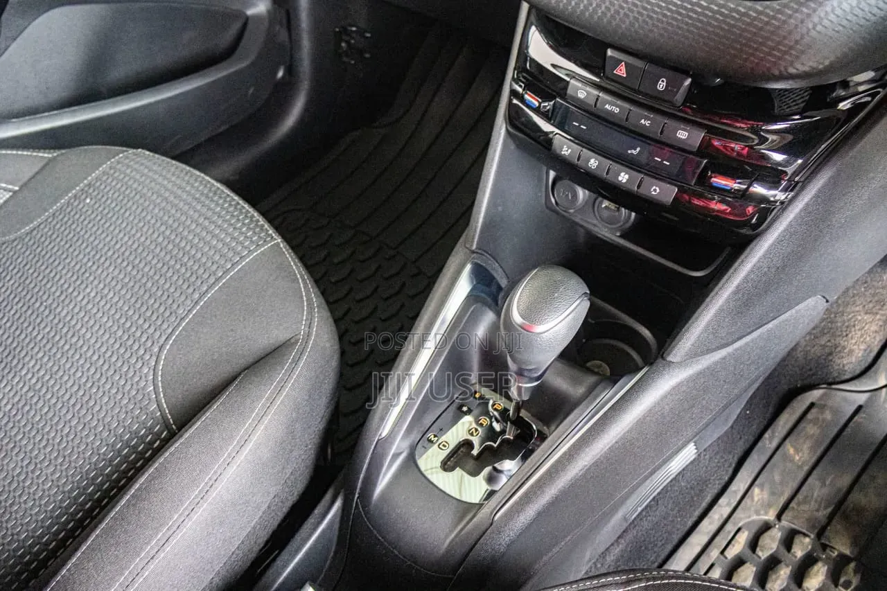 Peugeot 208 2018 Gray