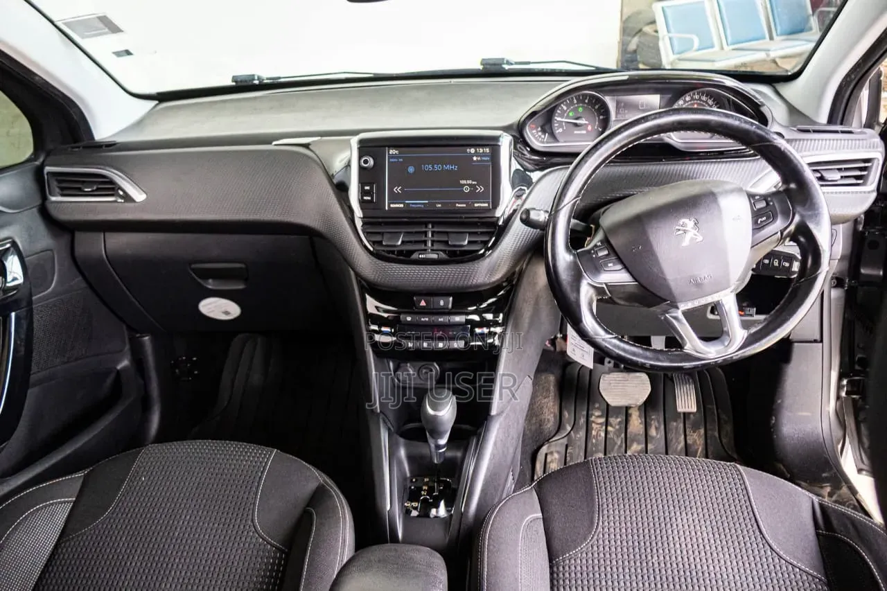 Peugeot 208 2018 Gray