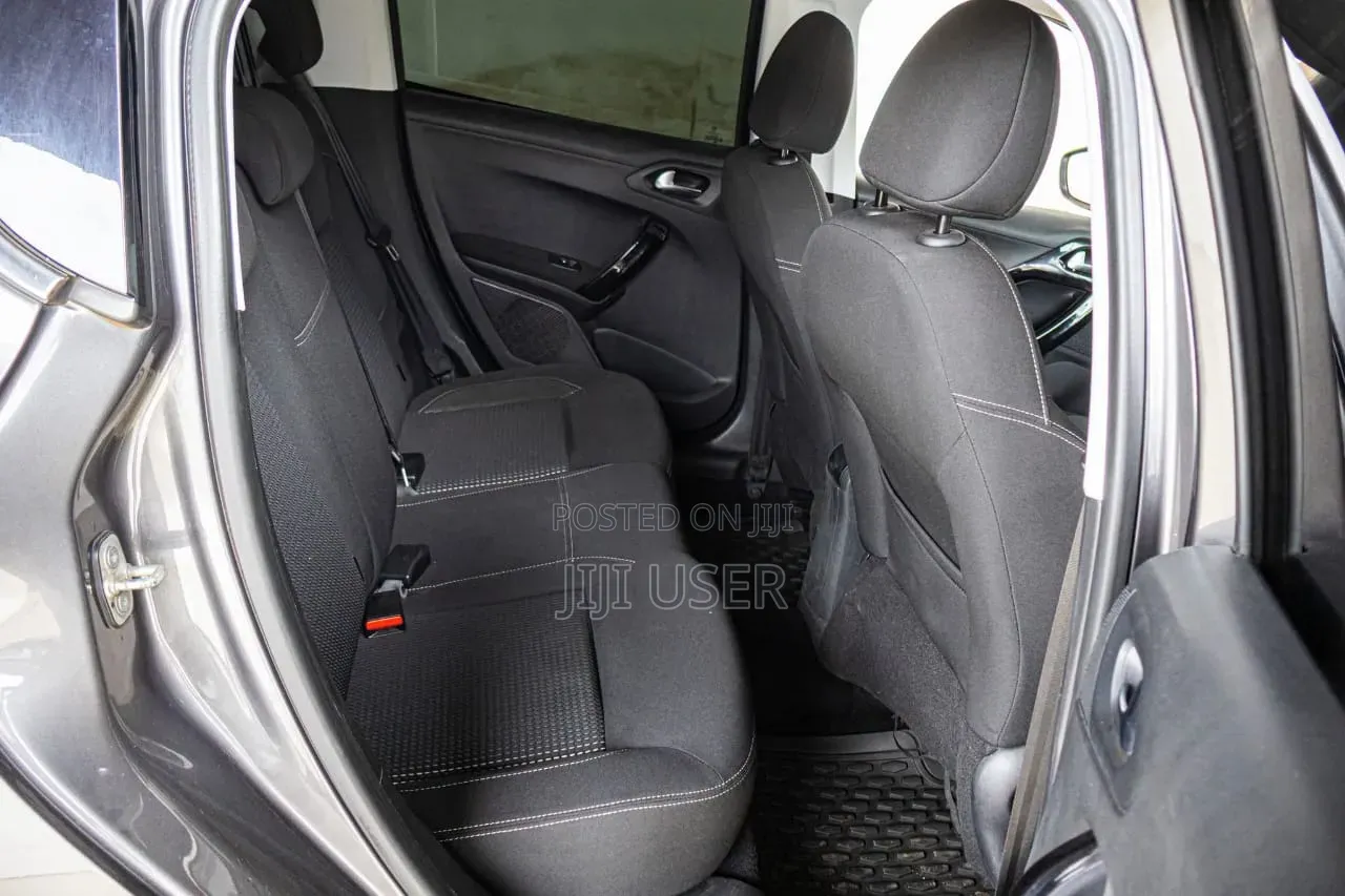 Peugeot 208 2018 Gray