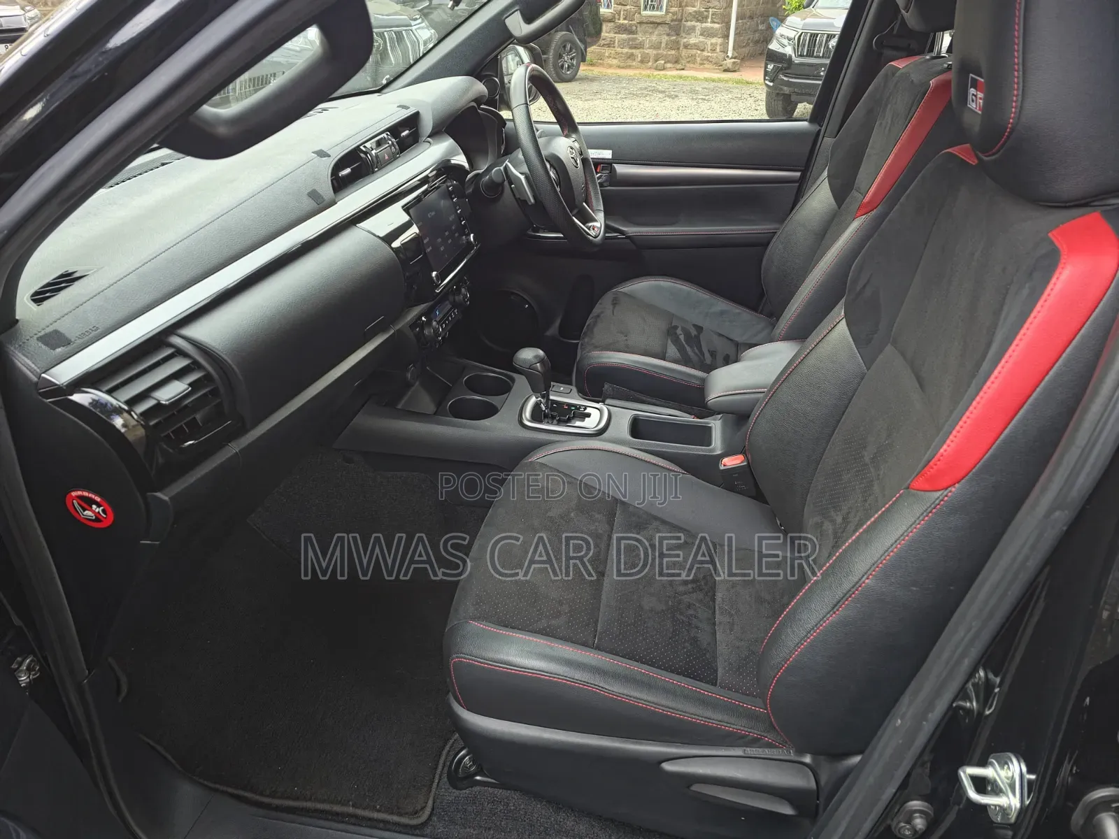 Toyota Hilux 2022 Black