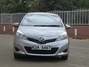 Toyota Vitz 2013 Black