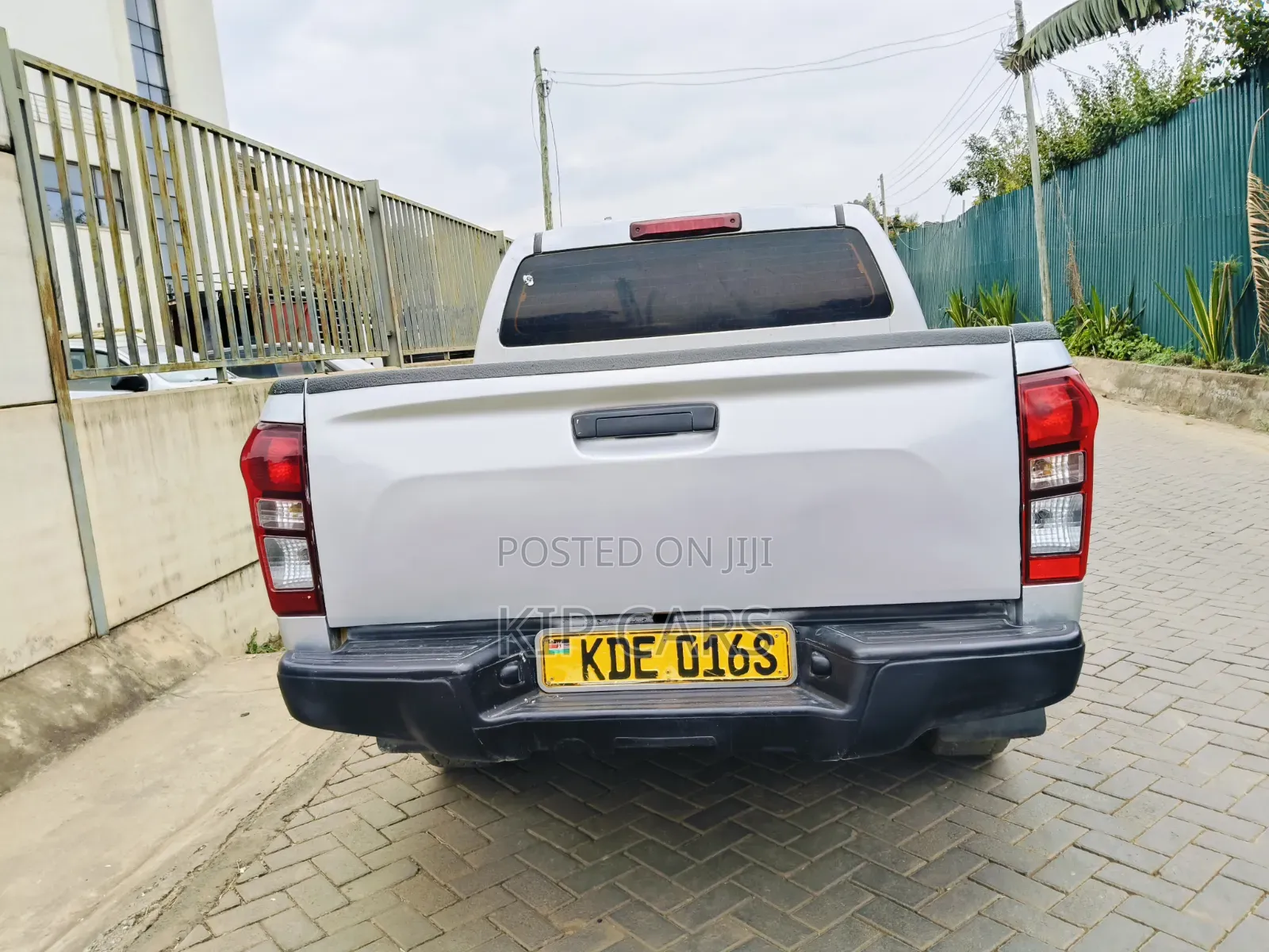 Isuzu D-MAX 2021 Silver