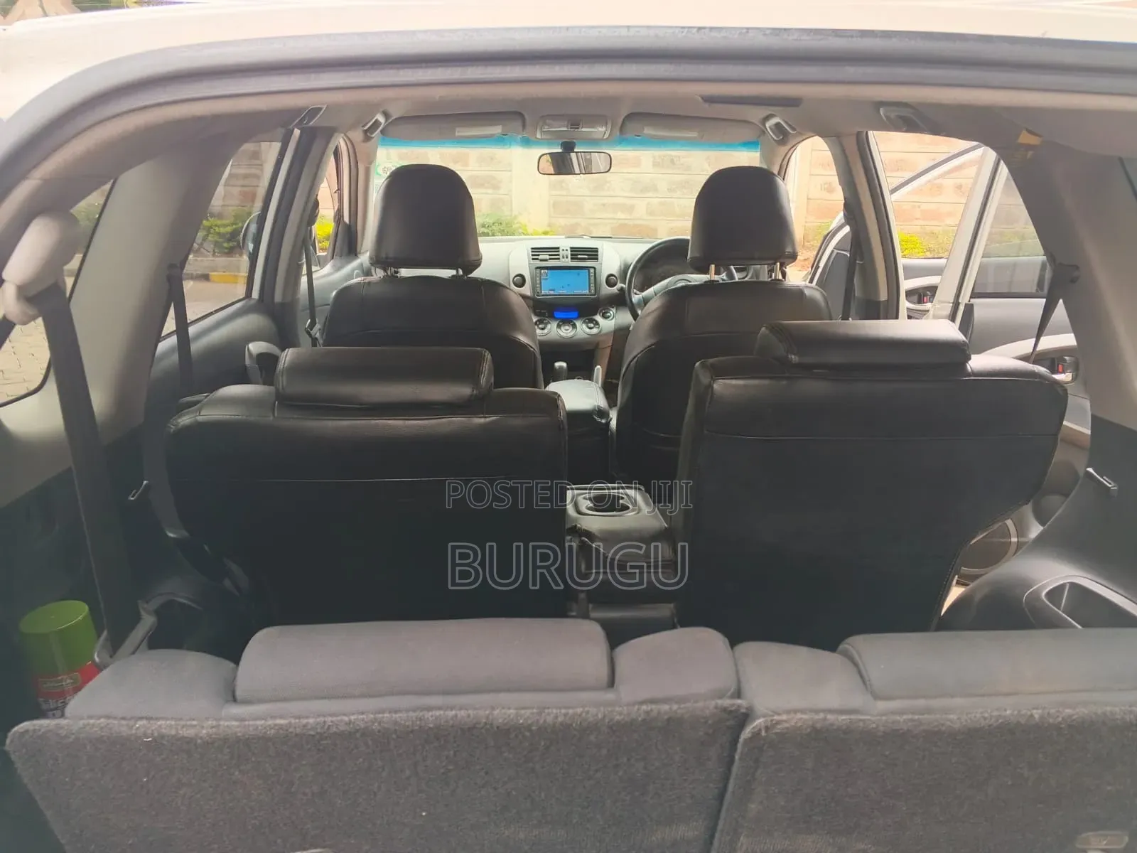 Toyota Vanguard 2010 White