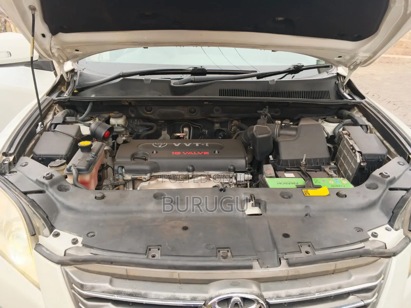 Toyota Vanguard 2010 White