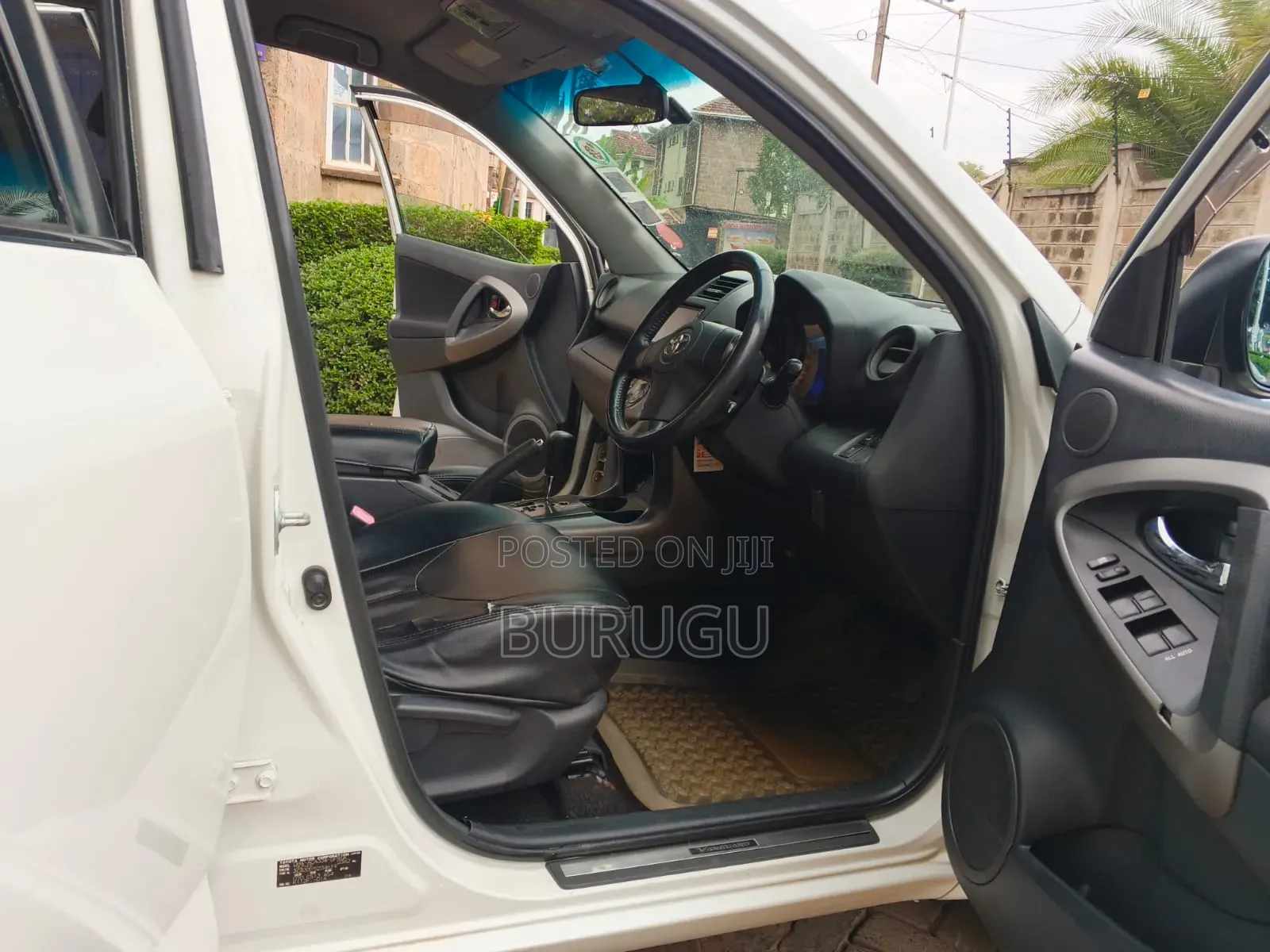 Toyota Vanguard 2010 White