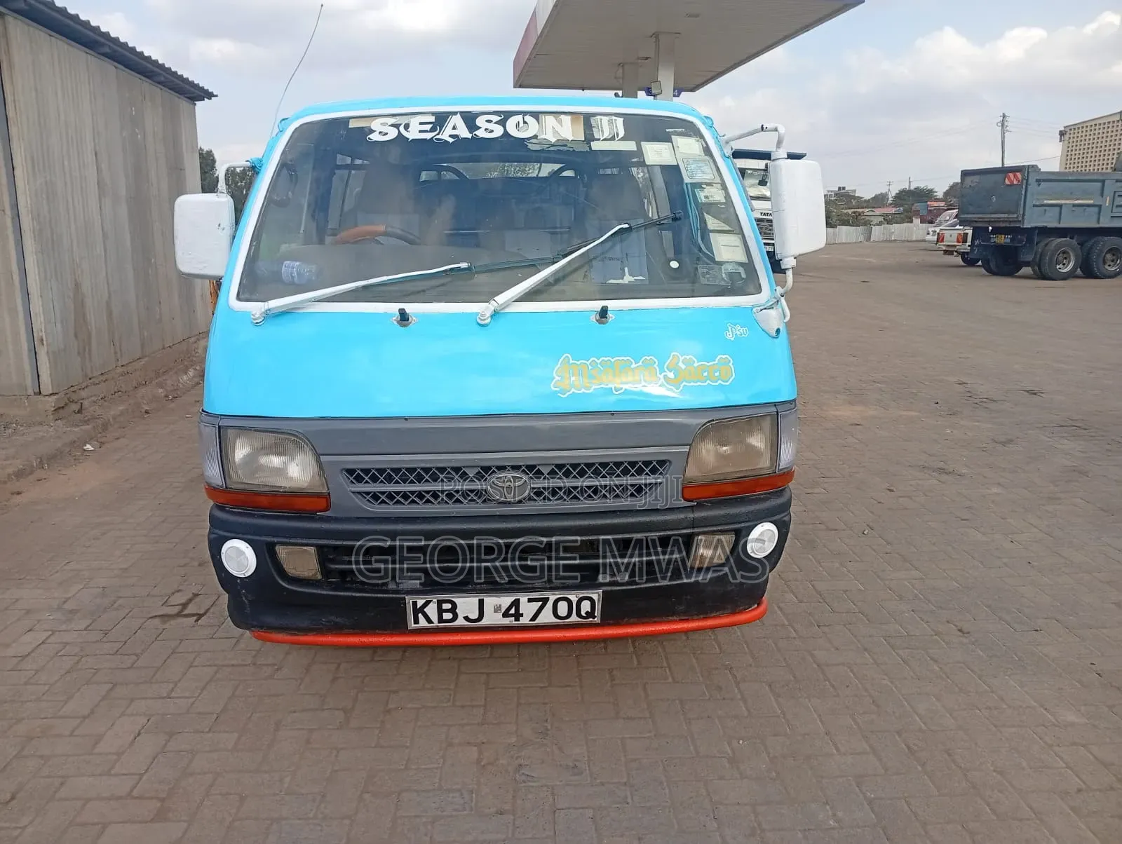 Toyota HiAce 2002 Blue