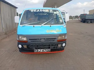 Toyota HiAce 2002 Blue