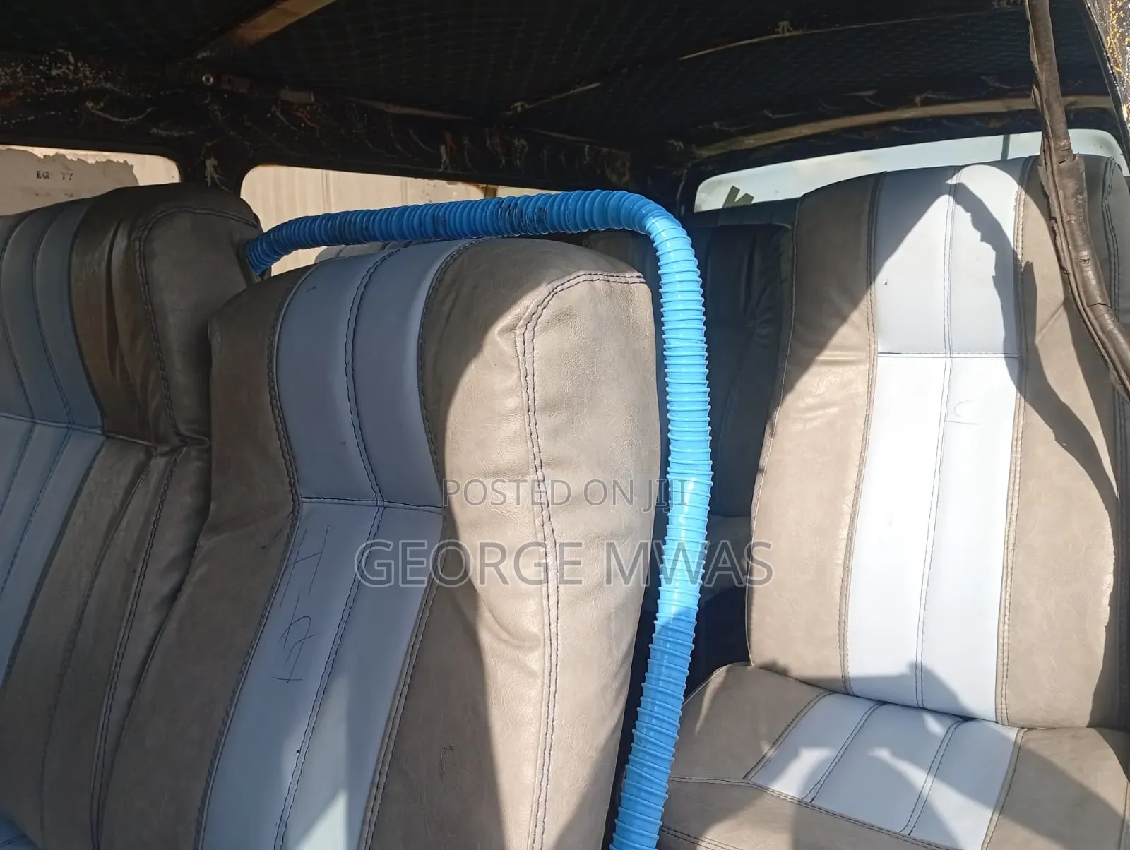 Toyota HiAce 2002 Blue