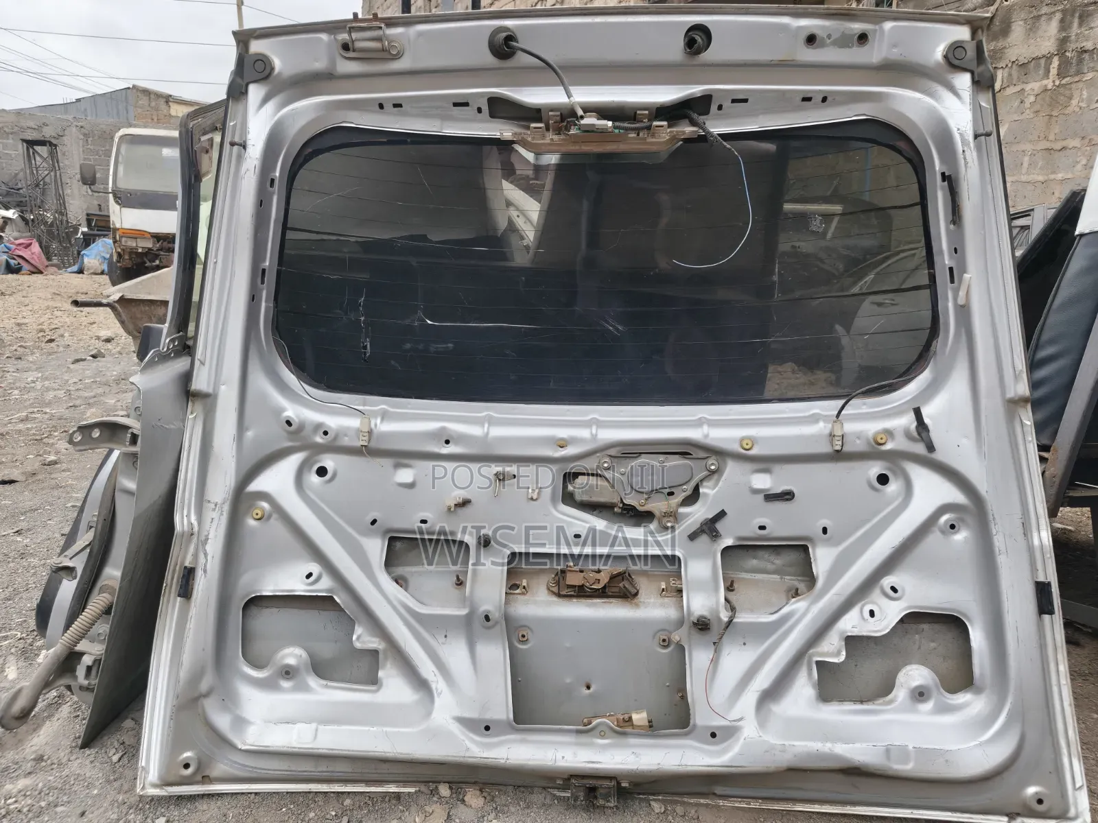 Toyota Isis Platana